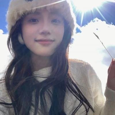 余小姐每天只想朝九晚五